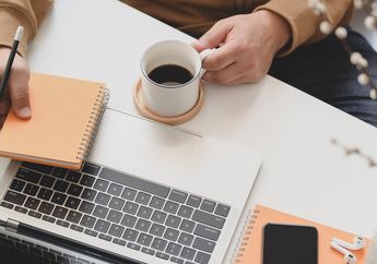 Kenapa Work From Home Membuat Waktu Bekerja Terasa Lebih Lama?