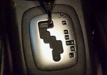 Ngabuburit Di Rumah aja, Begini Step by Step Gunakan Fitur Shift Lock Saat Mobil Matik Parkir Pararel