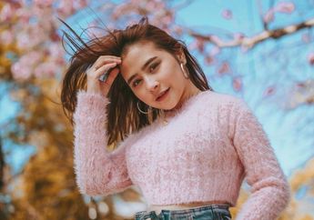 Bosan Berdiam Diri di Rumah, Prilly Latuconsian Pamer Konser #DiRumahAja Bareng Sahabat-sahabatnya