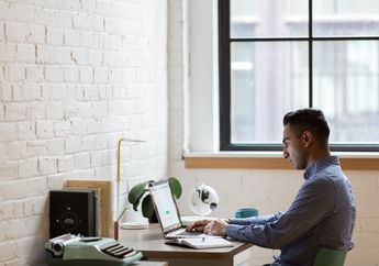 5 Tips Simpel Anti Pegal Selama WFH, Yuk Jaga Tubuh Biar Tetap Segar!