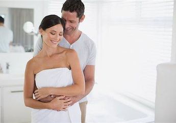 Lebih Bergairah! Ini 4 Posisi Bercinta di Kamar Mandi Serta Cara Melakukannya Agar Aman