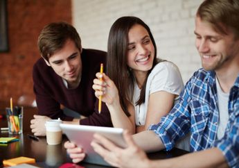 Keren! 3 Zodiak Ini Punya Tingkat Kecerdasan Paling Tinggi di Antara Zodiak Lainnya, Sagitarius: Menginspirasi Banyak Orang