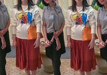 Rela Pindah Keyakinan Ikuti Agama Sang Suami, Penampilan Menantu Jokowi Ini Kembali Curi Perhatian Saat Berlebaran Bareng Keluarga Besar: Sederhana Enggak Pakai Alas Kaki