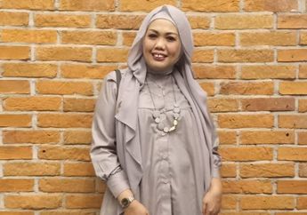 Tak Ada Angin Tak Ada Hujan, Elly Sugigi Mendadak Mencak-Mencak di Instagram dan Singgung Soal Kesombongan: Berpikirlah Pakai Otak!