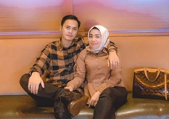 Dikabarkan Bangkrut Sampai Jual Rumah Mewahnya Senilai Rp 40 Miliar kepada Baim Wong, Muzdalifah dan Fadel Islami Langsung Pamer Tumpengan Mewah Hanya untuk Buka Puasa