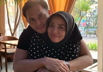 Sekarang Jadi Sosok Wanita yang Bergelimang Harta, Muzdalifah Ternyata Lulusan Akademi Perawat Hingga Pernah Bekerja di Rumah Sakit Selama Satu Tahun : Karena Keinginan Orang Tua..