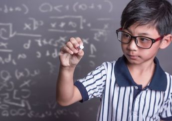 Benarkah Sekarang Umur Dedi Lebih Tua 30 Tahun dari Umur Andi? Inilah Perhitungan Soal Matematika SMP di TVRI 5 Mei 2020