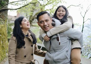 Agus Harimurti Yudhoyono Unggah Foto Lawas Saat Kunjungi Rumah Masa Kecil SBY di Pacitan, Kamar Presiden ke-6 Ternyata Sangat Sempit dan Sederhana : Keterbatasan Bukanlah Penghalang untuk Meraih Kesuksesan..