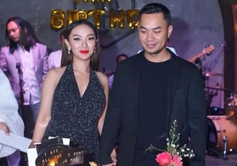 Pamer Momen Kebersamaan Saat Ngaji Bareng Suaminya, Zaskia Gotik Justru Tuai Hujatan, Netizen: Ibadah Kok Diumbar!