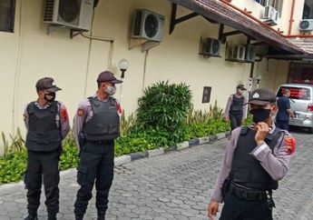 Kondisi RS Kasih Ibu Solo Tempat Didi Kempot Menghembuskan Napas Terakhir Dipenuhi Sobat Ambyar, Polisi: Ayo Jaga Jarak, Jangan Dekat-dekat!
