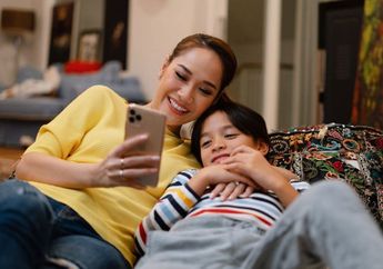 Bikin Terenyuh, Noah Sinclair Beri Kado Spesial untuk BCL di Hari Ibu, Istri Ashraf Sinclair Langsung Tulis Pesan Menyentuh