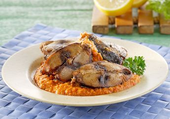 Resep Ikan Goreng Sambal Santan Enak Layak Untuk Menu Makan Malam Ini