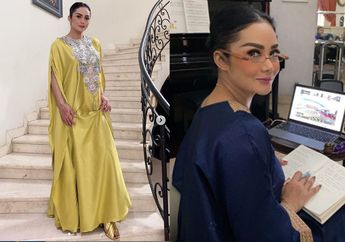 Sudah Pakai Laptop Canggih Tetap Menulis di Buku, Krisdayanti Tampil Cetar Ketika WFH Pakai Gamis Santun dan Polesan Makeup