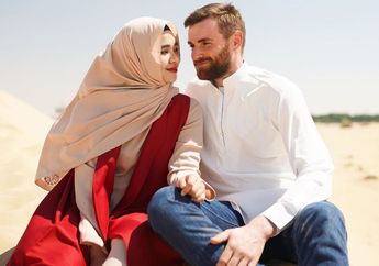 Plesiran ke 60 Negara, Bule Ini Justru Putuskan Jadi Mualaf Hingga Mantap Nikahi Wanita Berhijab Asal Medan Ini Setelah Alami Kejadian Tak Biasa di Rumahnya!
