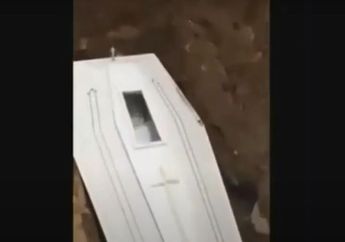 Tersebar Video Mayat Melambaikan Tangan Melalui Kaca Bening Peti Mati, Media Asing Sebut Kejadian di Manado