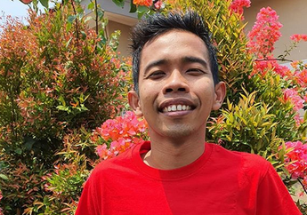 Bak Jatuh Tertimpa Tangga, Anaknya Idap Penyakit Langka, Komedian Ini Terpaksa Banting Stir Jualan Cireng karena Sepi Job di Tengah Pandemi Corona