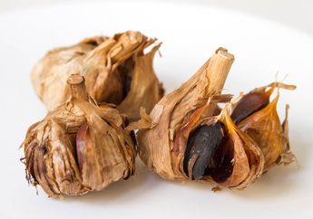 Mengenal Berbagai Khasiat Bawang Hitam yang Jarang Diketahui, Bentuknya Mirip Arang Tapi Bisa Menangkal Penyakit Sampai Menurunkan Risiko Kanker