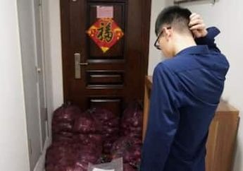 Dendam Kesumat Diselingkuhi Mantan Pacar, Wanita Ini Nekat Kirimi 1000 Kilogram Bawang Merah ke Rumah Sang Mantan Laknat!