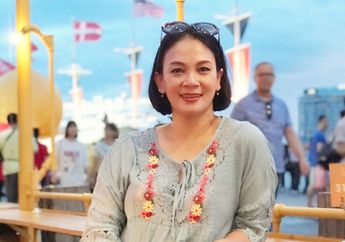 Dian Nitami Tak Canggung Pamer Foto Lawas Bareng Sahabat Karib, Wajahnya Mendadak Bikin Netizen Pangling!