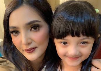 Gemas Nggak Ketulungan! Ekspresi Arsy Saat Memangku Kepala dengan Satu Tangan Berhasil Curi Perhatian, Ashanty: Wajah-wajah Lagi Kasihan Sama Bundanya Ini..