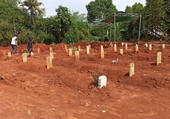 Sudah Menahan Lelah Siang Malam Urus Jenazah Pasien Positif Covid-19, Petugas Makam Masih Dibuat Jengkel dengan Kelakuan Warga yang Nekat Keluyuran ke Mal: Terserah Kalian, Kami Tunggu di Sini!
