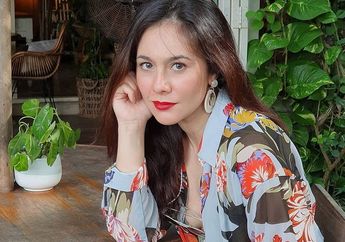 Mengaku Sudah Berdamai dengan Wabah Covid-19, Wulan Guritno Rela Berkeliling Kota Demi Bagikan Sembako di Sebuah Gang Sempit Pemukiman Warga