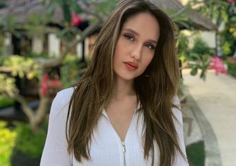 Otot Perut Terlihat Saat Pakai Crop Top Seksi, Cinta Laura Pancing Tangisan Netizen!