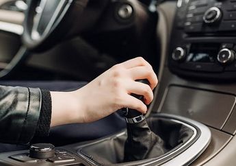 Bikin Deg-degan Newbie, Begini Cara Pindah Gigi Mobil Transmisi Manual