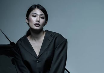 Gagal Nikah Hingga Tak Mau Pacaran, Kini Artis Cantik Ini Pamer Foto Gunakan Gaun Bak Pengantin dan Perut Buncitnya: Yang lagi pada Jumaatan Jangan Sebut Namaku Lagi