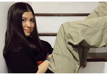 Kecenya 4 Gaya Simpel Adik Marsha Aruan, Michelle Aruan Pakai Kaos Hitam