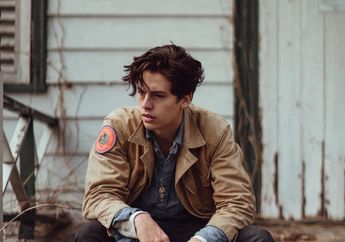 Ikut Demo Kematian George Floyd, Aktor Riverdale Cole Sprouse Ngaku Ditahan Aparat Kepolisian