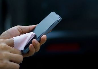 Jangan Bersihkan Layar Smartphone dengan 5 Benda Ini. Bikin Rusak!
