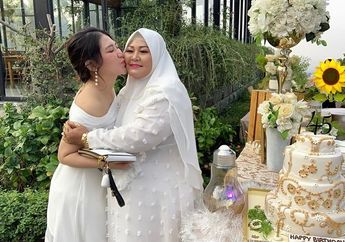 Keluarganya Dinyinyiri Sekampung Usai sang Adik Positif Covid-19, Via Vallen Bongkar Chat Tetangga yang Mengeluh Kehilangan Pekerjaan Gegara Diisolasi: Kondisi Sekarang Udah Susah, Jangan Bikin Tambah Susah!