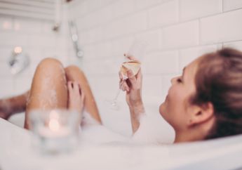 Cobalah Tambahkan 6 Bahan Alami Ini Saat Berendam, Efek Luar Biasa Ini Akan Dirasakan Oleh Tubuh, Dijamin Gak Bakal Nyesel!