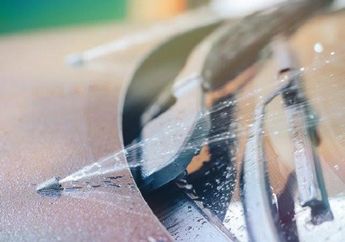 Cara Gampang Atasi Nozzle Wiper Mobil Mampet, Ladies Tinggal Tusuk Saja