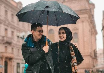 Bak Sambaran Petir di Siang Bolong, Zaskia Sungkar Tetiba Keluhkan Rasa Sakit di Bagian Perut dan Tak Bisa Banyak Gerak, Irwansyah Justru Singgung Soal Takdir, Kenapa?