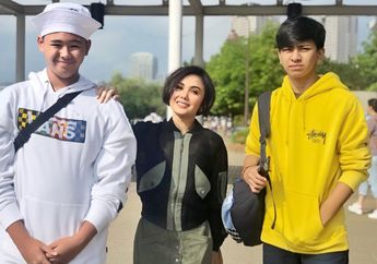 Anaknya Wisuda Online Gegara Pandemi Corona, Yuni Shara Beri Pesan Menyentuh untuk sang Putra: Selamat Meneruskan Hidup Nak…