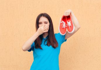 Stres dan 3 Penyebab Bau Kaki yang Perlu Kita Waspada, Girls!