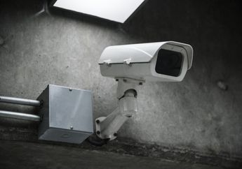 Niat Hati Pasang Kamera CCTV Demi Tangkap Penampakan Hantu, Pria Ini Justru Temukan Adegan Mengejutkan yang Dilakukan Istri dan Anaknya di Atas Ranjang
