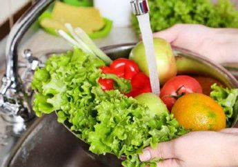 Gak Cukup dengan Air Saja! Begini Cara Membersihkan Buah dan Sayuran dari Pestisida Sampai Bersih Tuntas! Cuma Modal 3 Bahan Dapur Ini