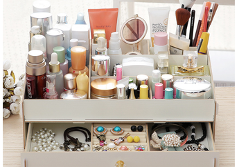 DIY Kotak Makeup untuk #WaktuBerkualitas Saat Beres-beres Kamar!