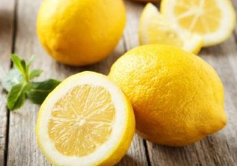 Wajib Tahu, Begini Cara Mengatasi Bibir Gelap Cuma dengan Lemon, Dijamin Ampuh!