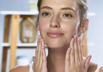 3 Rekomendasi Cleansing Oil, Khusus Untuk Kulit Wajah Sensitif yang Suka Make Up Waterproof