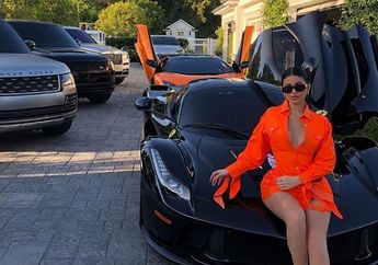 Punya Kerajaan Bisnis Kosmetik, Lihat Deh Koleksi Mobil Mewah Kylie Jenner
