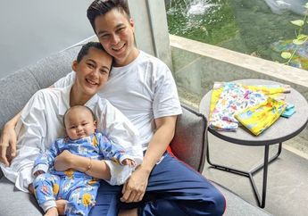 Pasang Foto Dramatis dalam Nuansa Hitam Putih Sambil Peluk Kiano Tiger Wong, Paula Verhoeven: Insya Allah Selamatkan Mama Papa dari Siksa Api Neraka..
