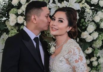 Pernah 2 Kali Gagal Membina Rumah Tangganya dengan Orang Asing, Artis Cantik Ini Akhirnya Hidup Bahagia Usai Dipersunting CEO yang Usianya 18 Tahun Lebih Muda