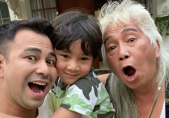 Tak Tahan Rindu Pada sang Cucu, Gideon Tengker Nekat Kunjungi Rumah Raffi Ahmad dengan Mengendarai Motor, Penampilan Ayah Nagita Slavina Langsung Jadi Bahan Omongan Netizen!