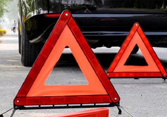 Wajib Ada di Dalam Mobil, Segini Harga Segitiga Pengaman Via Online