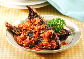 Rahasia Bikin Bumbu Balado Ala Padang yang Medok dan Nendang Gurihnya, Contek Caranya!