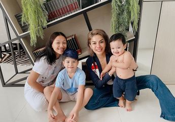 Nikita Mirzani Tempati Rumah Mewah Senilai Rp10 Miliar, Intip Tiap Ruangannya yang Berhias Dekorasi Mahal Sampai Kompor Ratusan Juta Terpampang di Dapurnya
